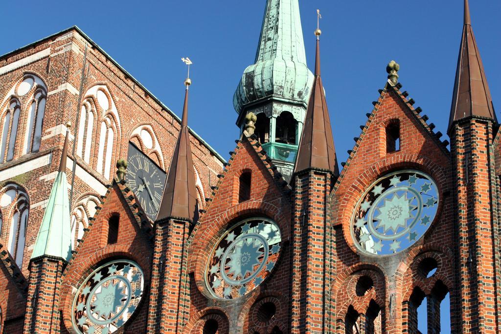 Pension Altstadt Moench In Top Lage Preis Inclusive 5 Prozent Bettensteuer Und Fruehstueck Stralsund Exterior photo
